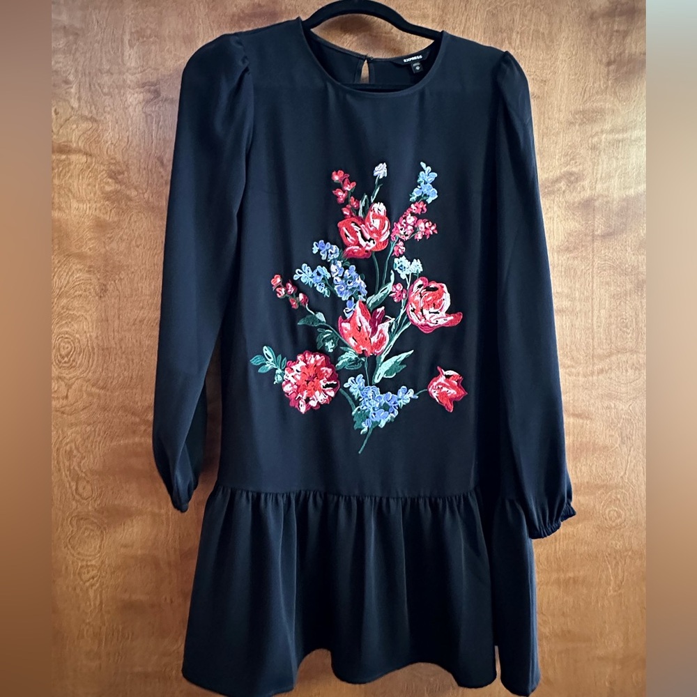 Express black floral shift dress, size xs